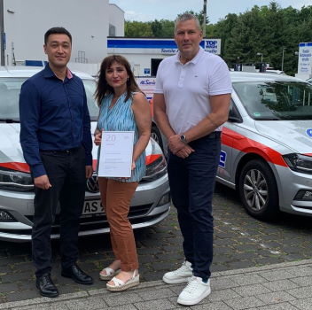 Ehrung für 20-jährige Mitgliedschaft in der DGQ für All Service Sicherheitsdienste GmbH